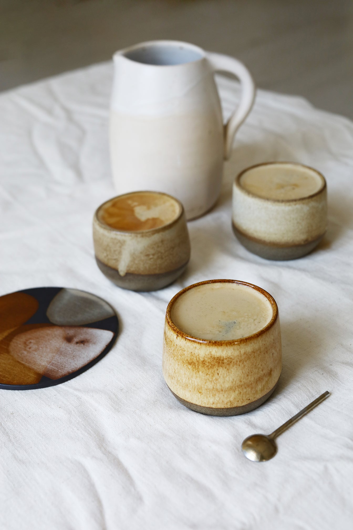 Cappuccino Cup in Glossy Honey II