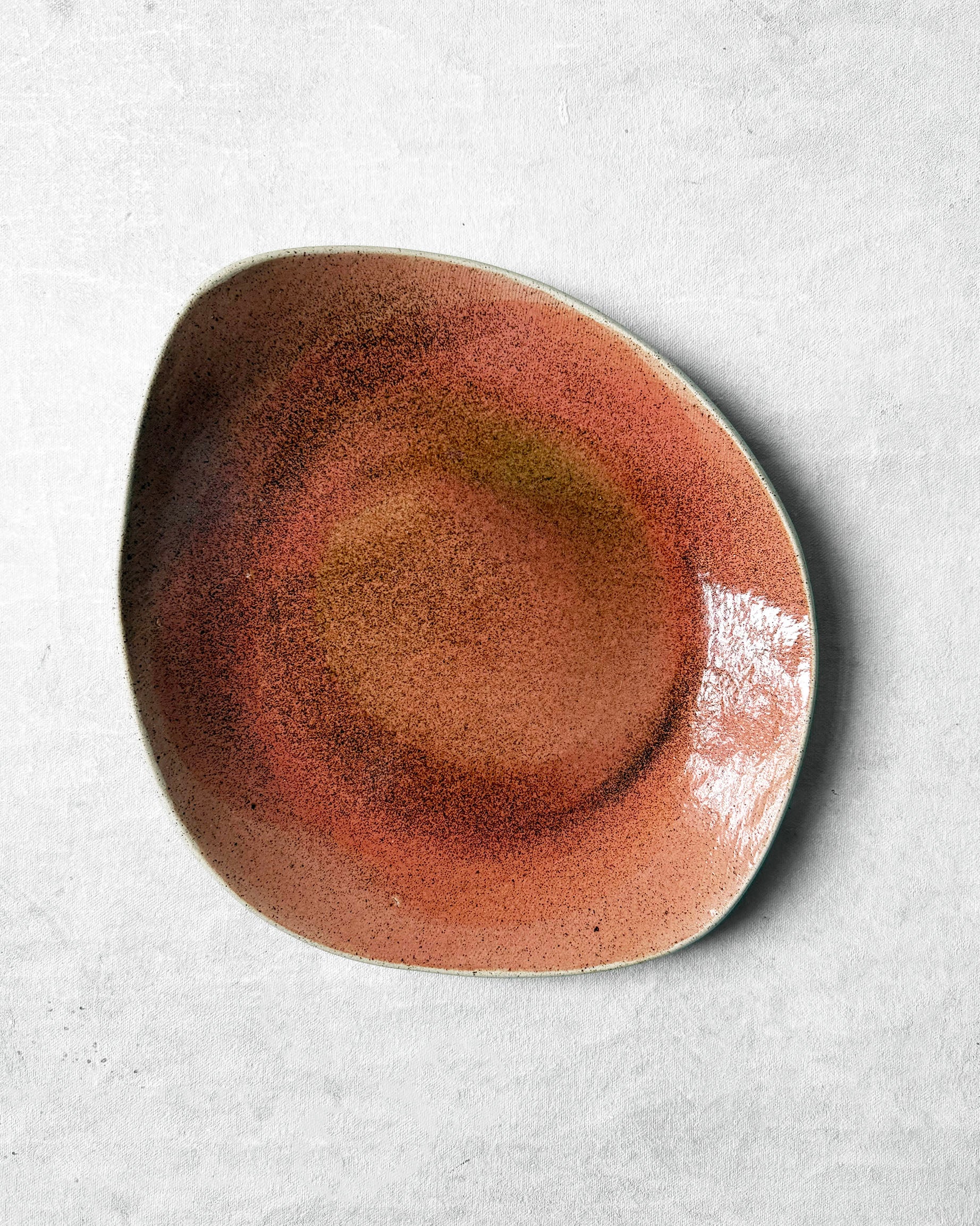 Dinner Plate in Hibiscus