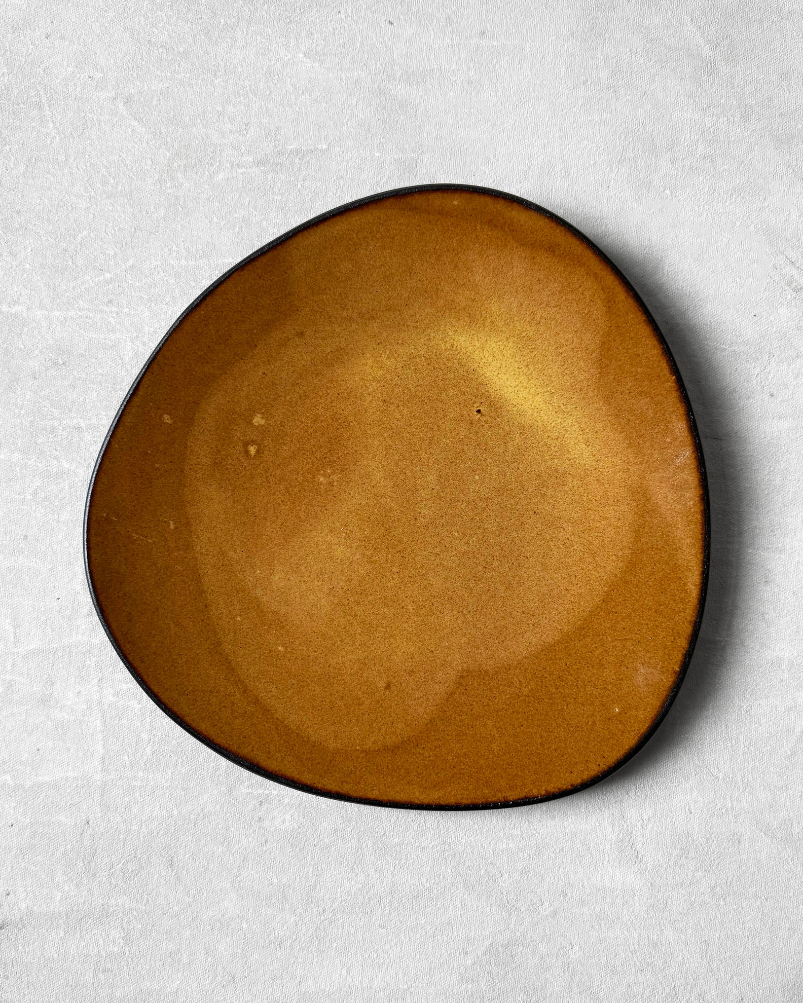 Dinner Plate in Honey