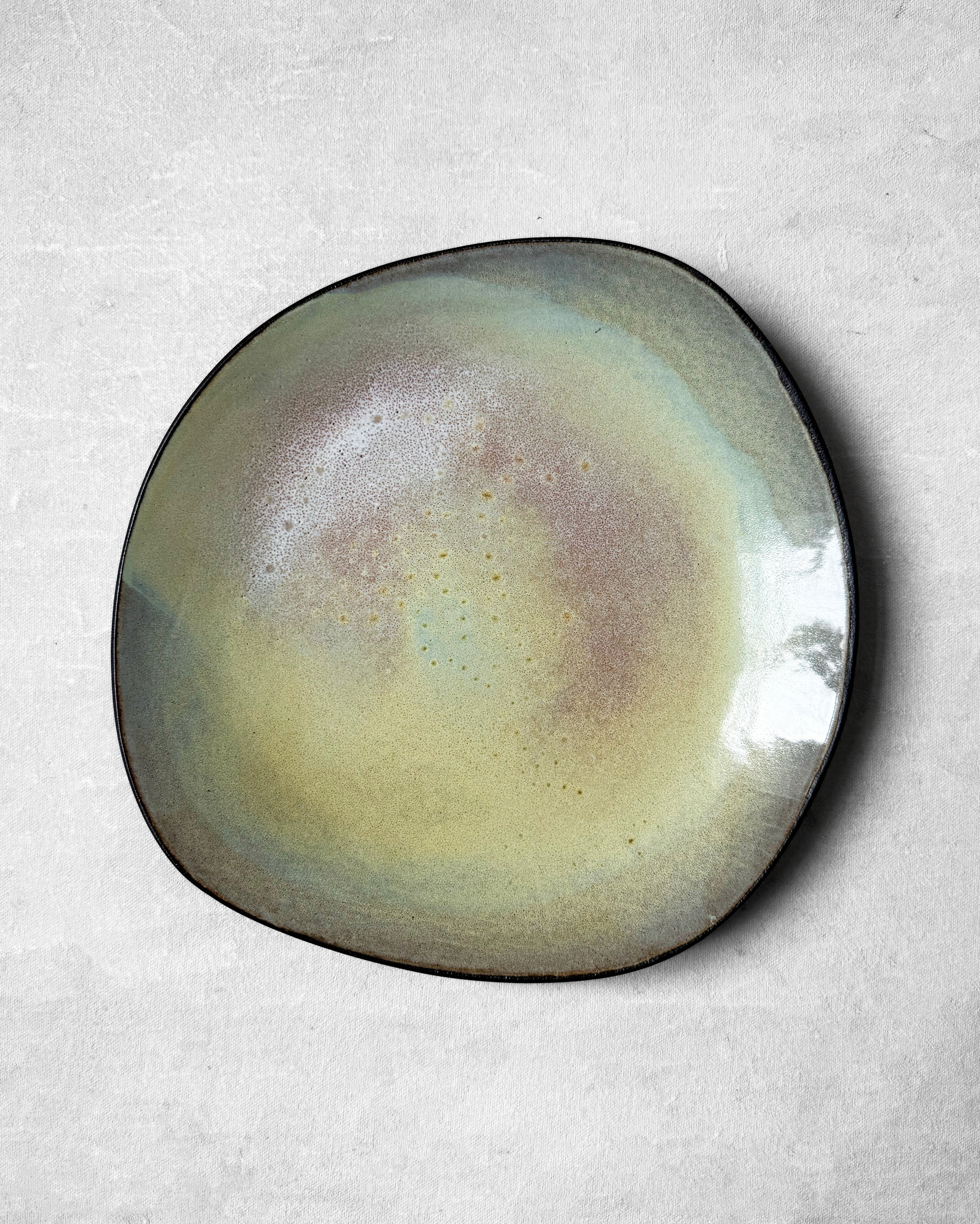 Dinner Plate in Pillow