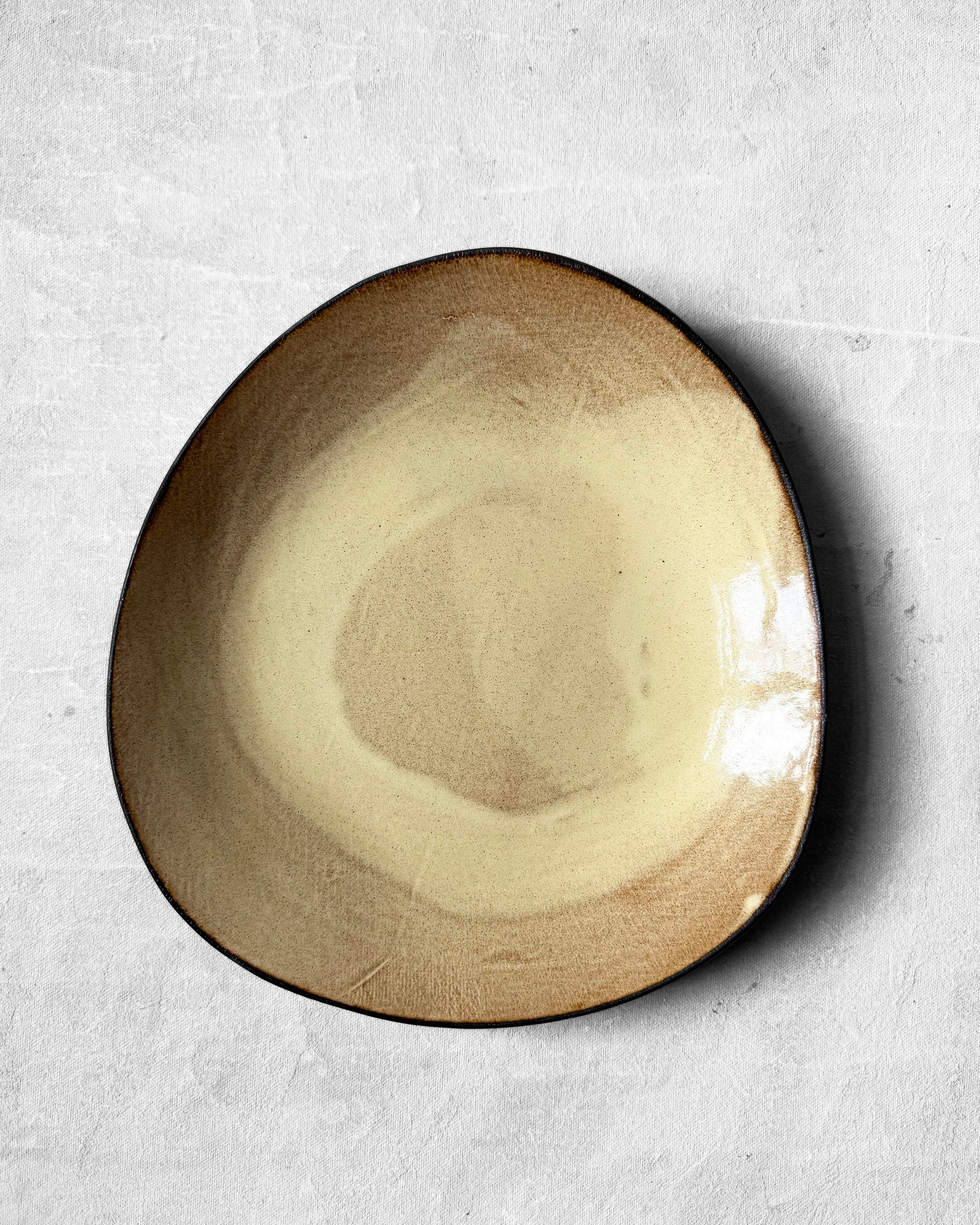 Dinner Plate in Vanilla Swirl