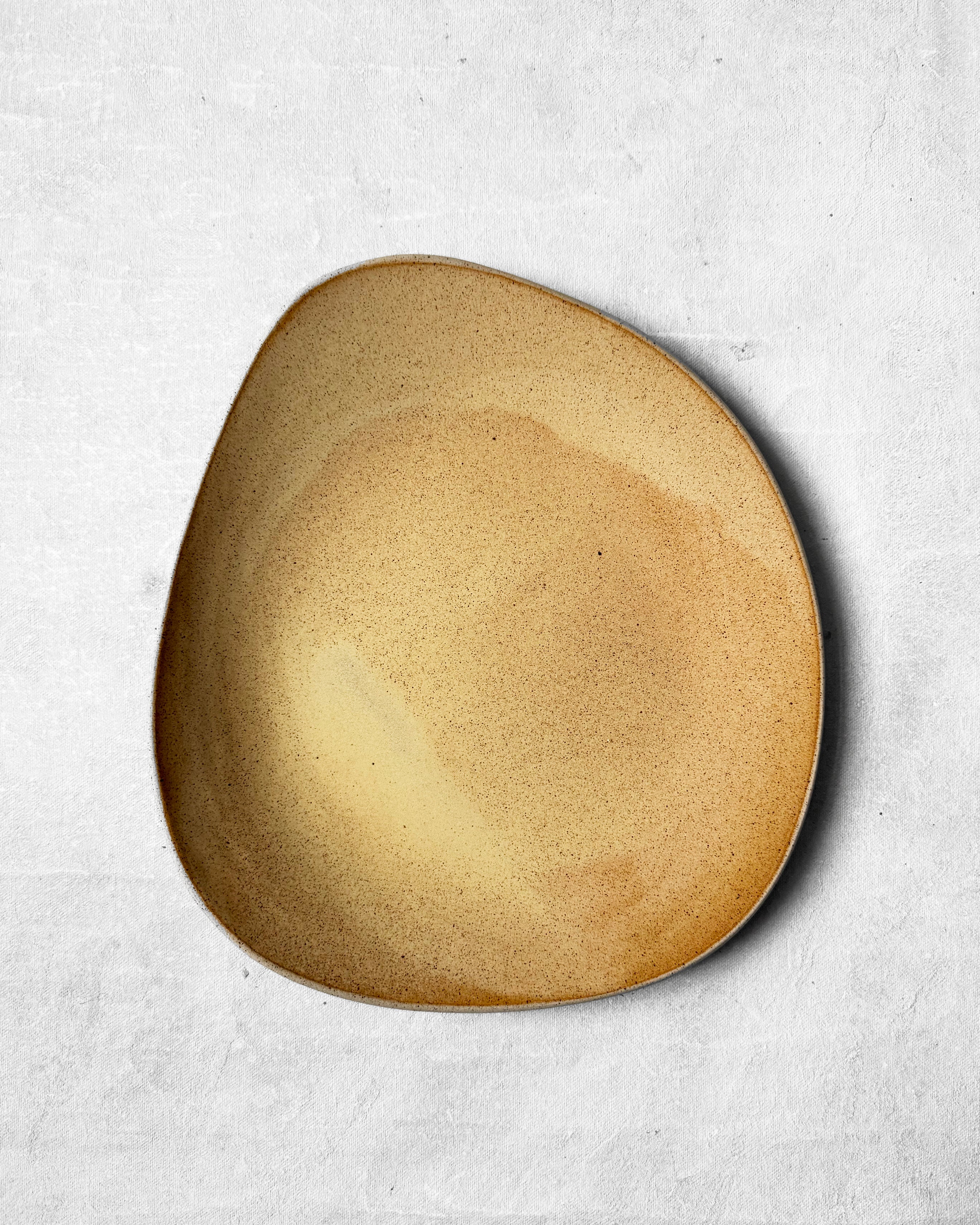 Dinner Plate in Honey