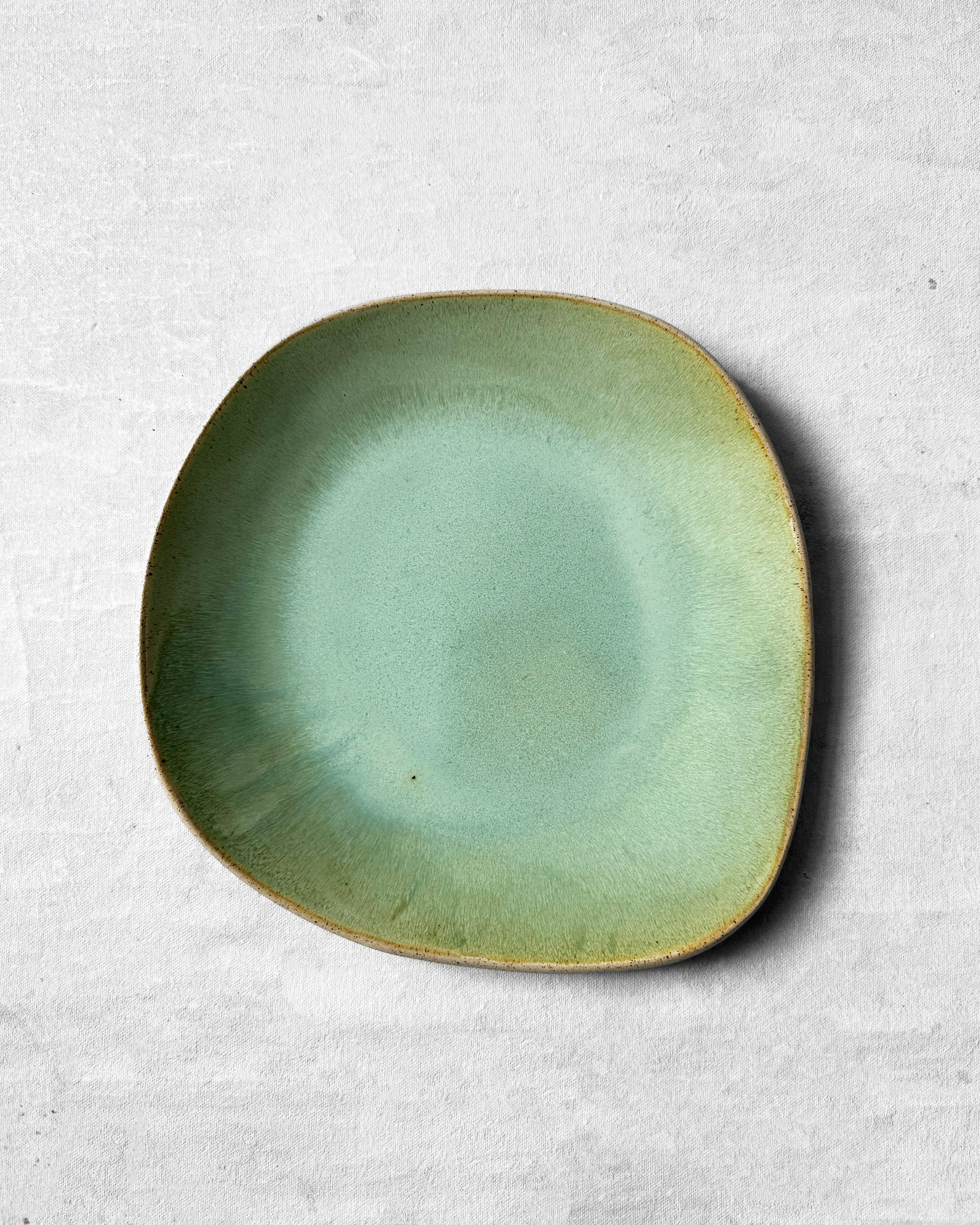 Dinner Plate in Avo Green