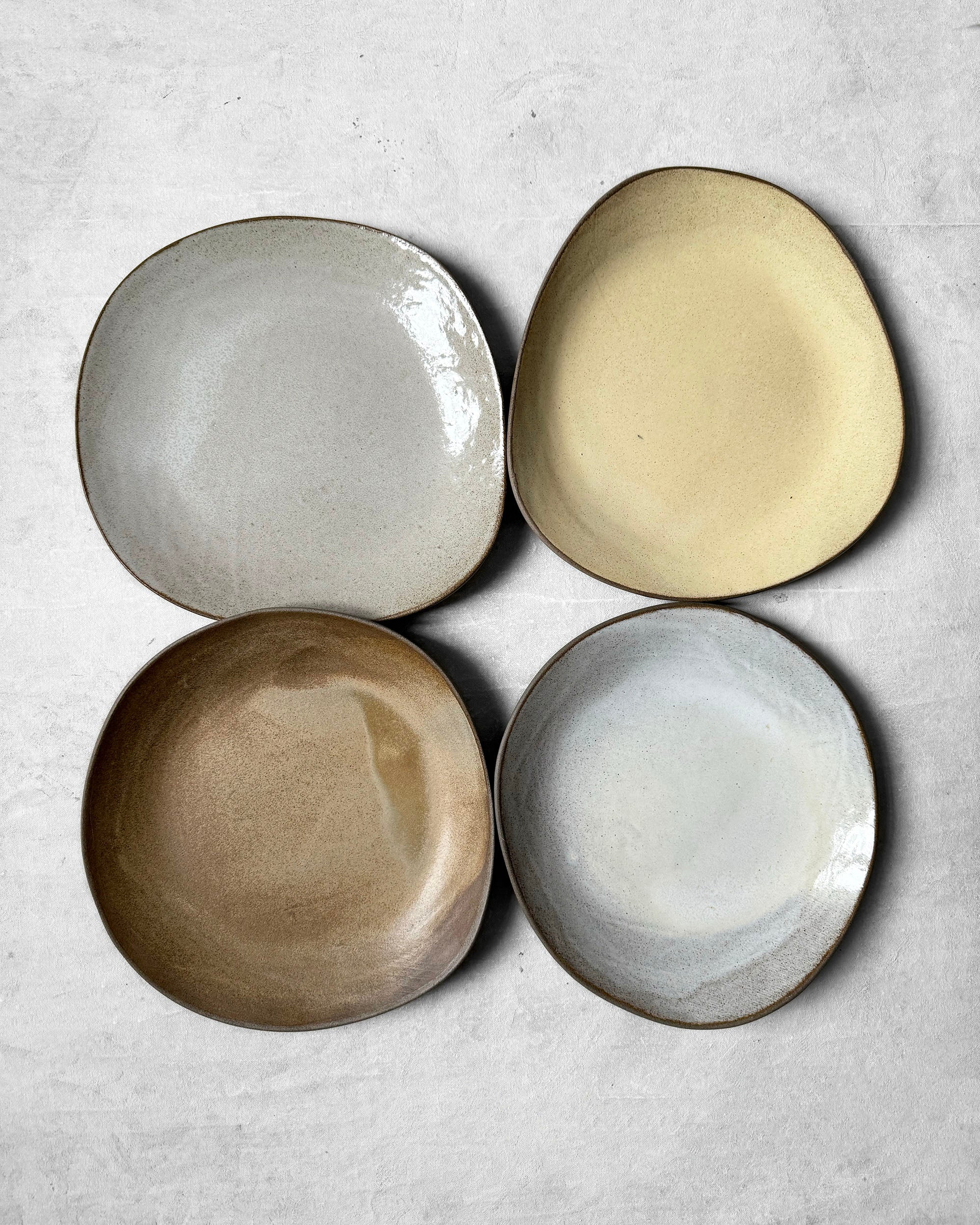 Dinner Plate in Matte Toffee