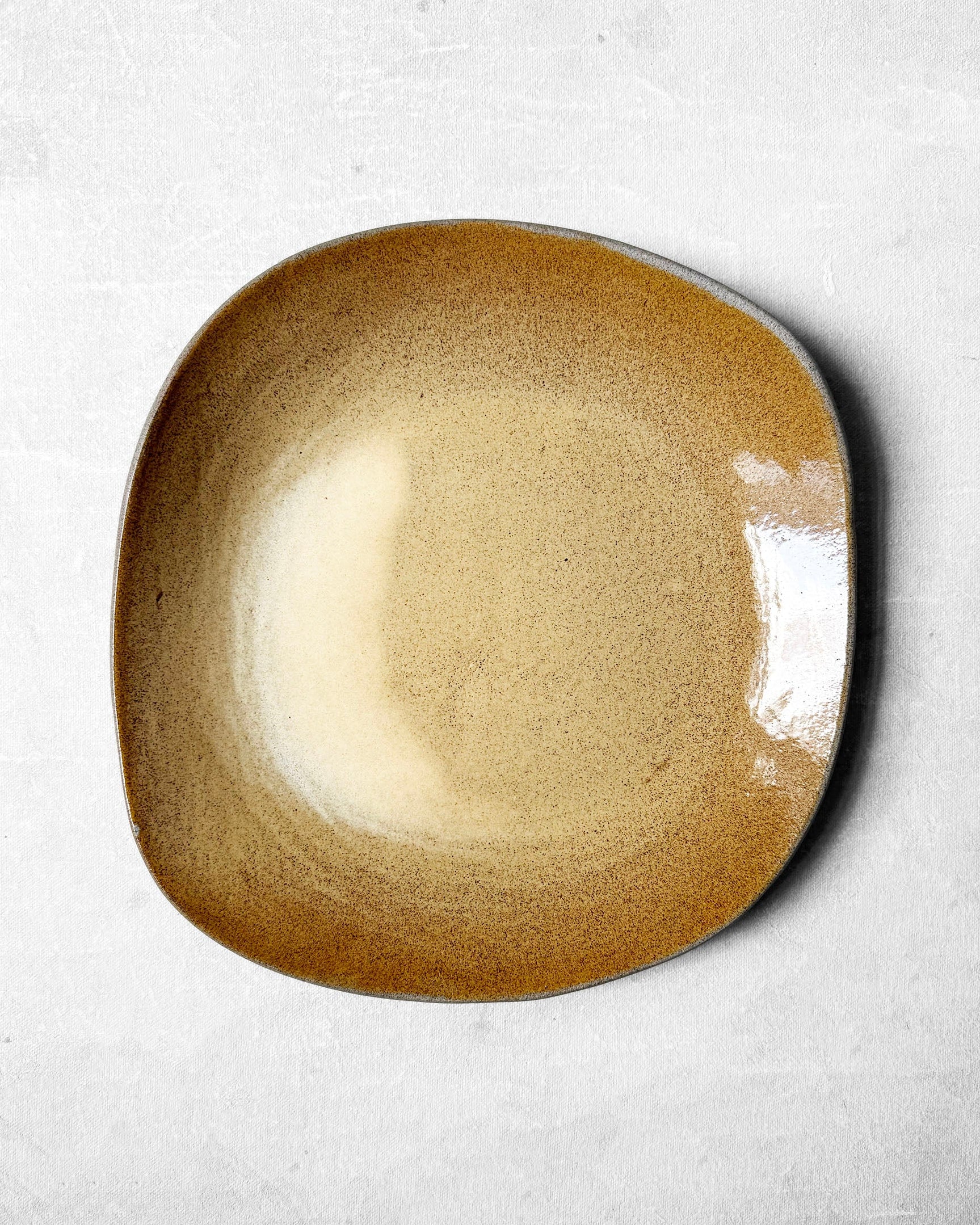 Dinner Plate in Honey