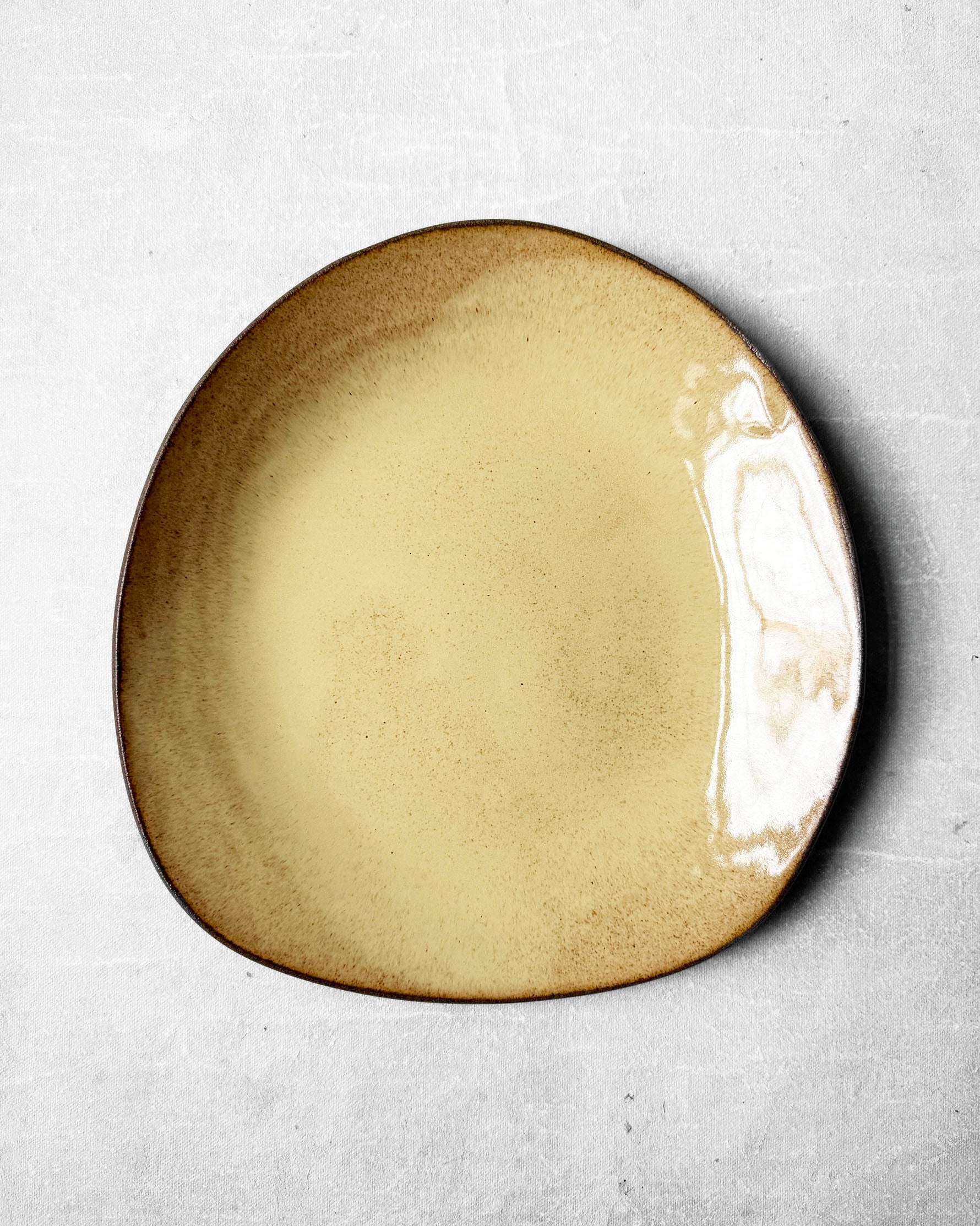 Dinner Plate in Honey