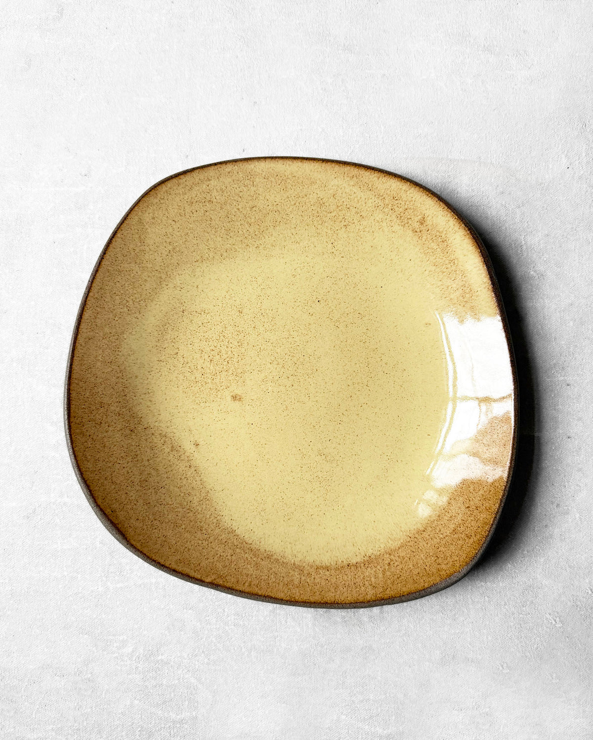 Dinner Plate in Honey