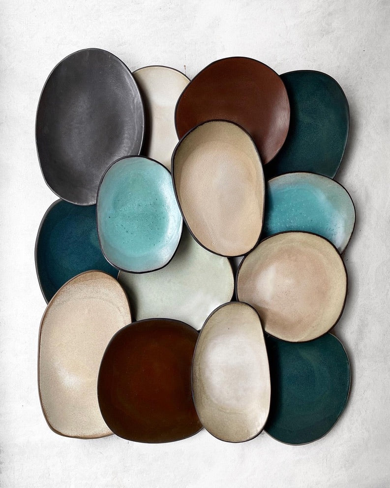 Medium Serving Platter in Burnt Caramel