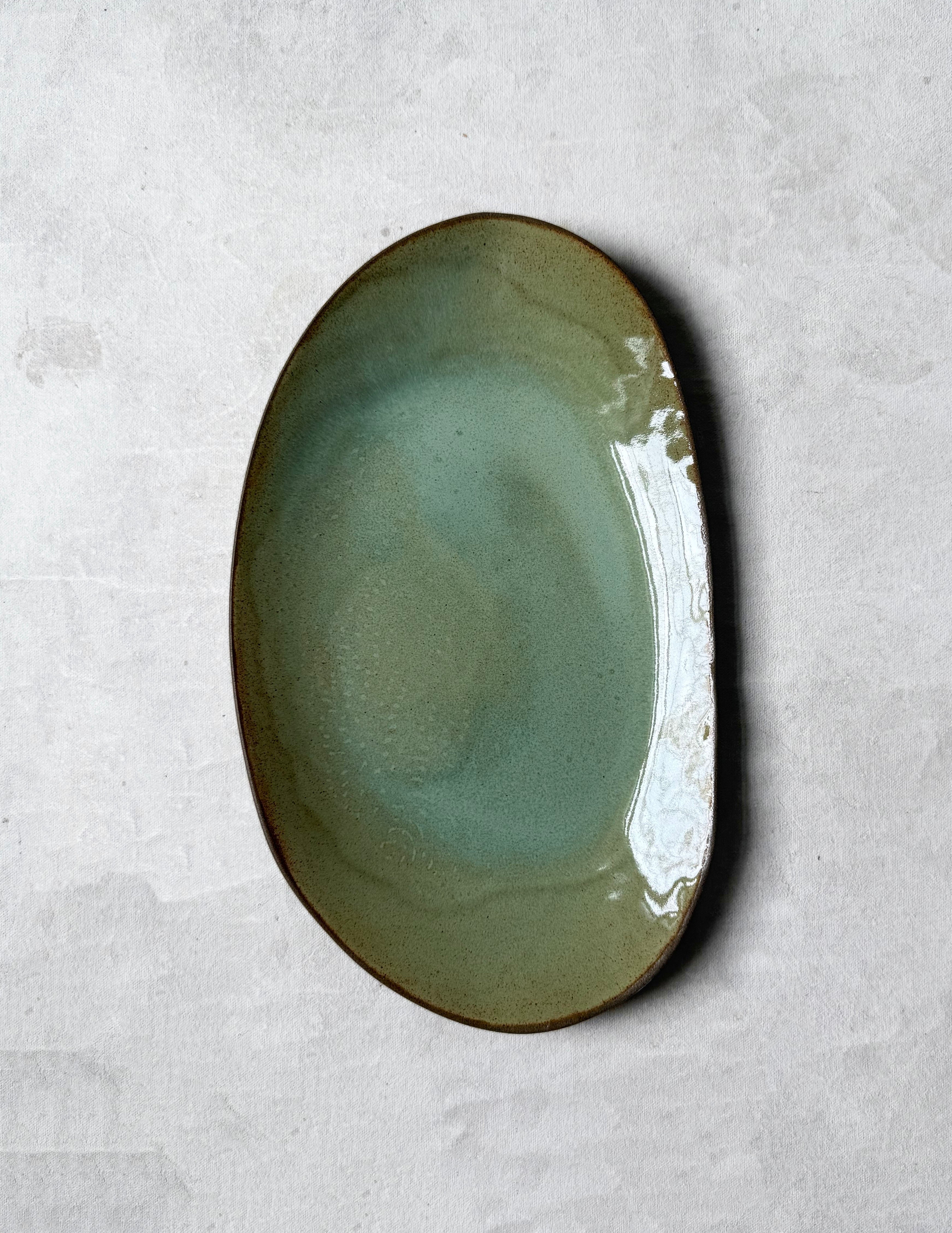 Large Serving Platter in Avo Green