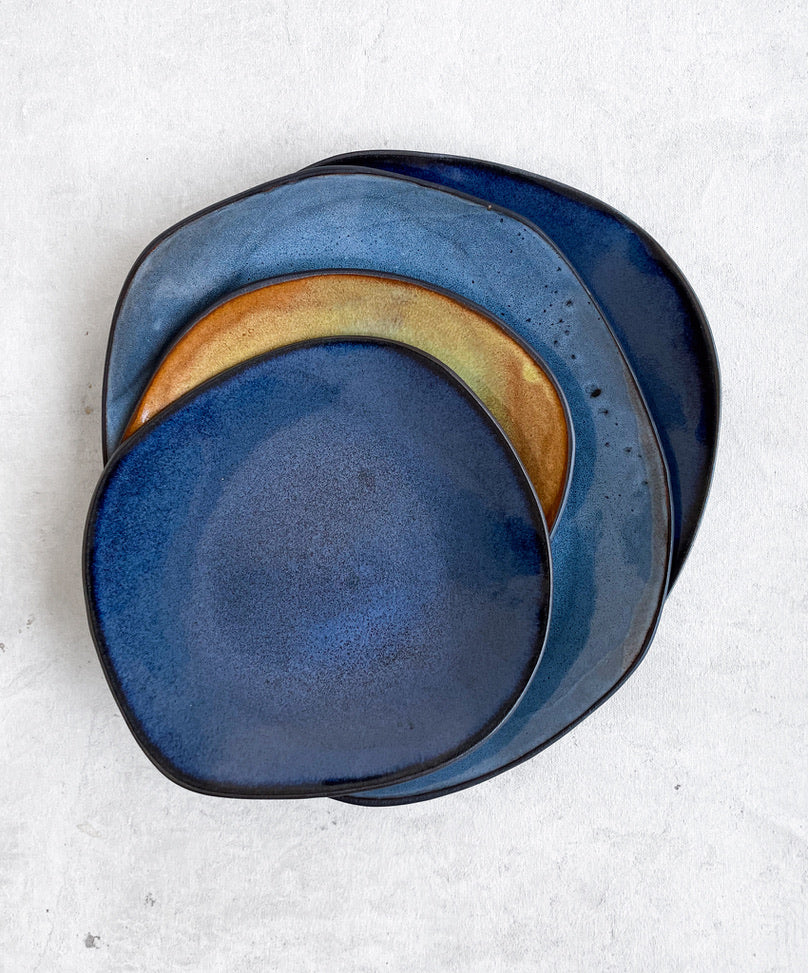 Large Round Serving Tray in Cosmic Blue