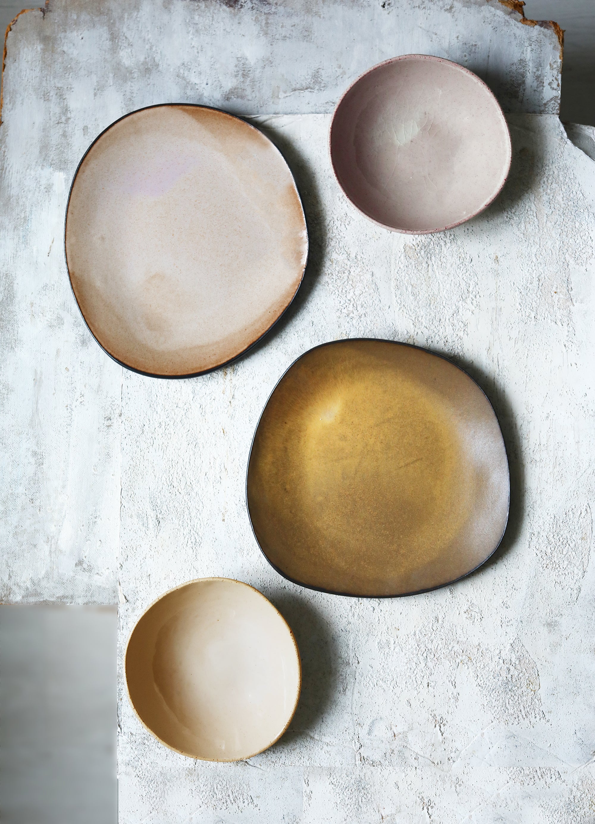 Medium Serving Platter in Matte Honey