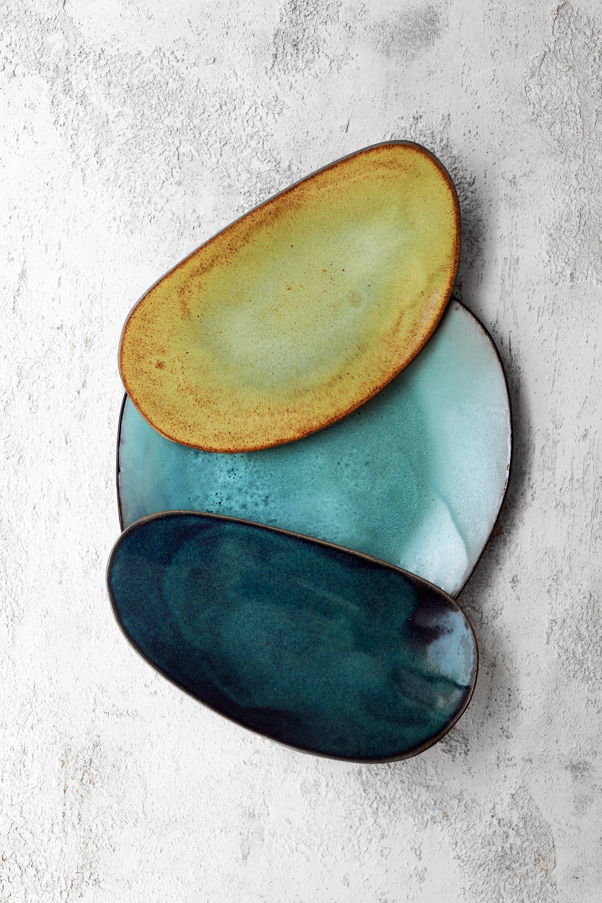Medium Serving Tray in Avo
