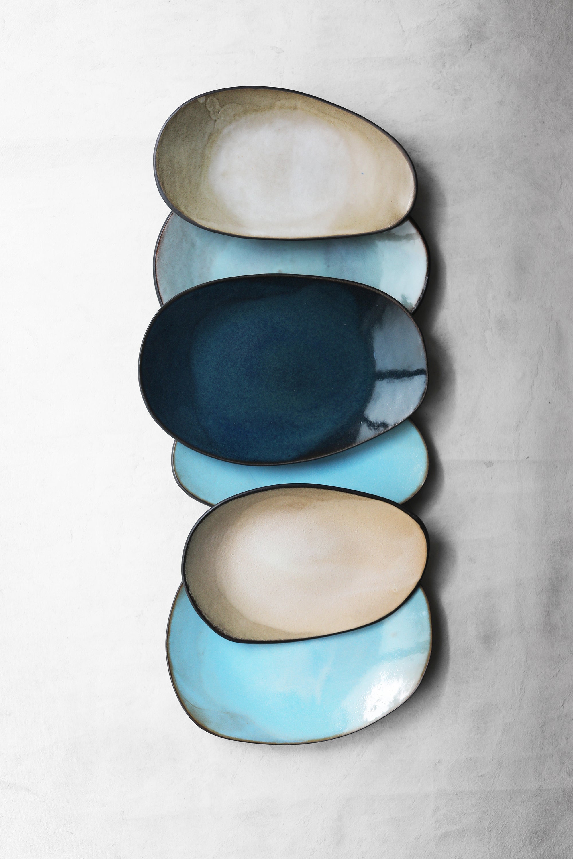 Serving Bowls & Trays