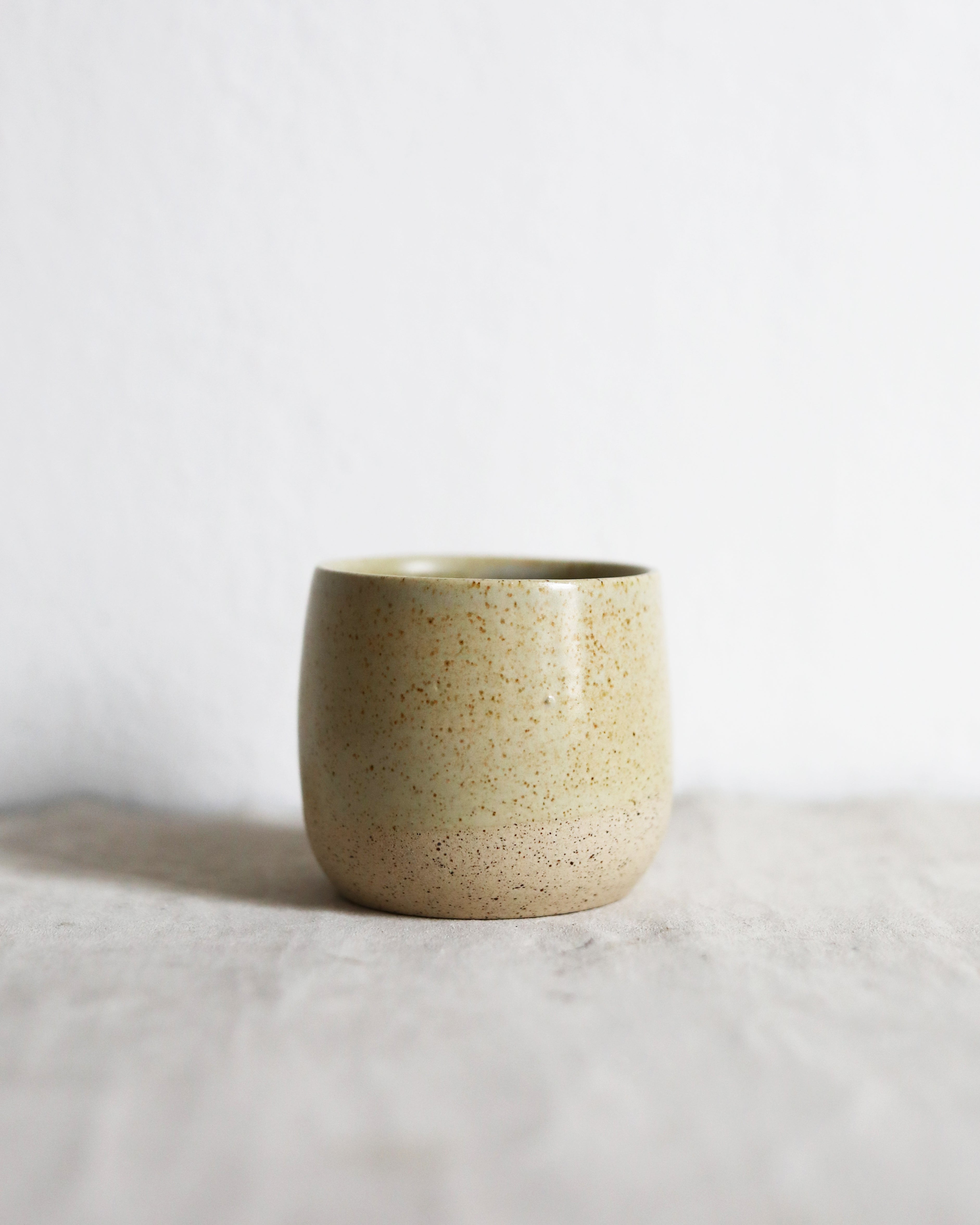 Cappuccino Cup in Speckled Beige