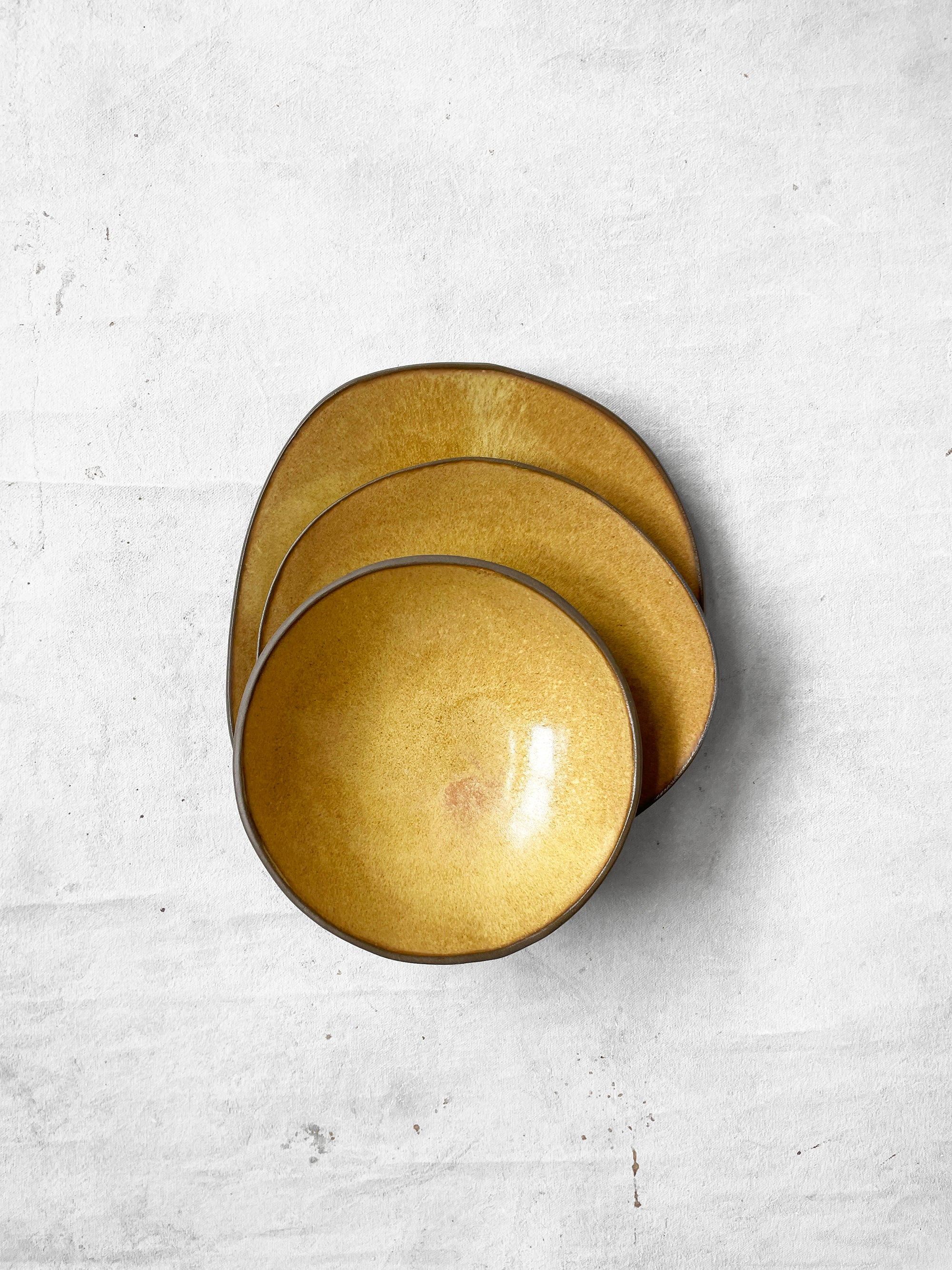 Dinner Plate in Honey