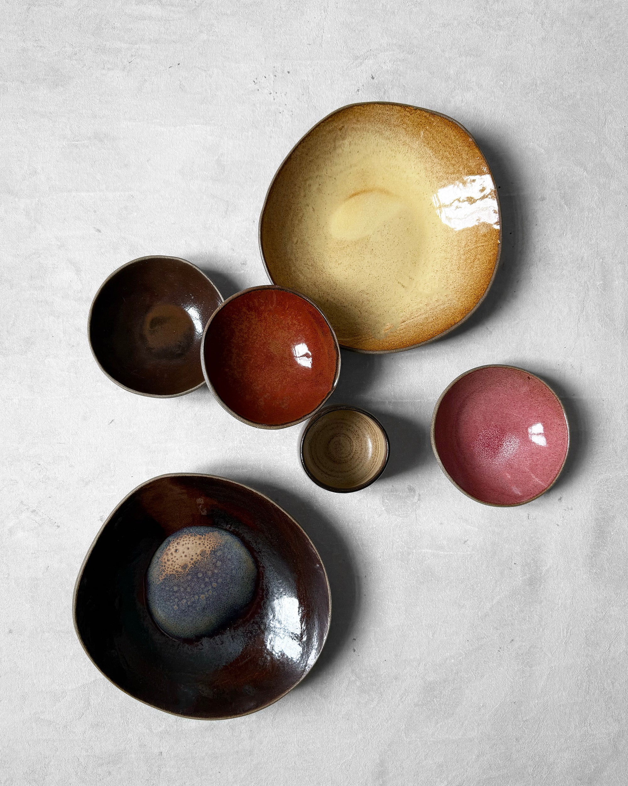 Dinner Plate in Velvet Ruby