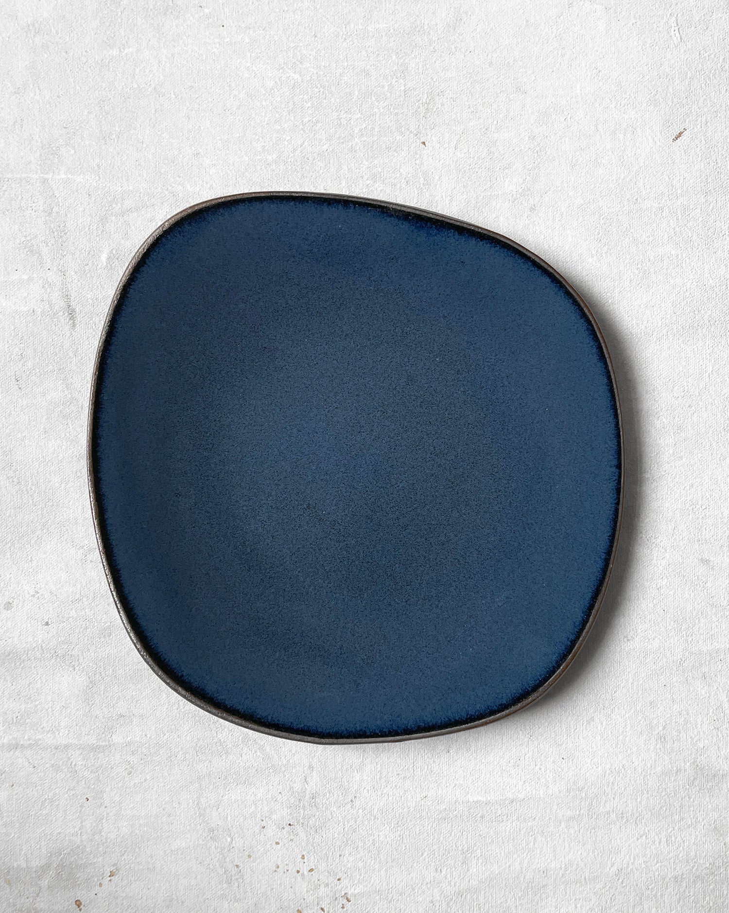 Medium Plate in Navy