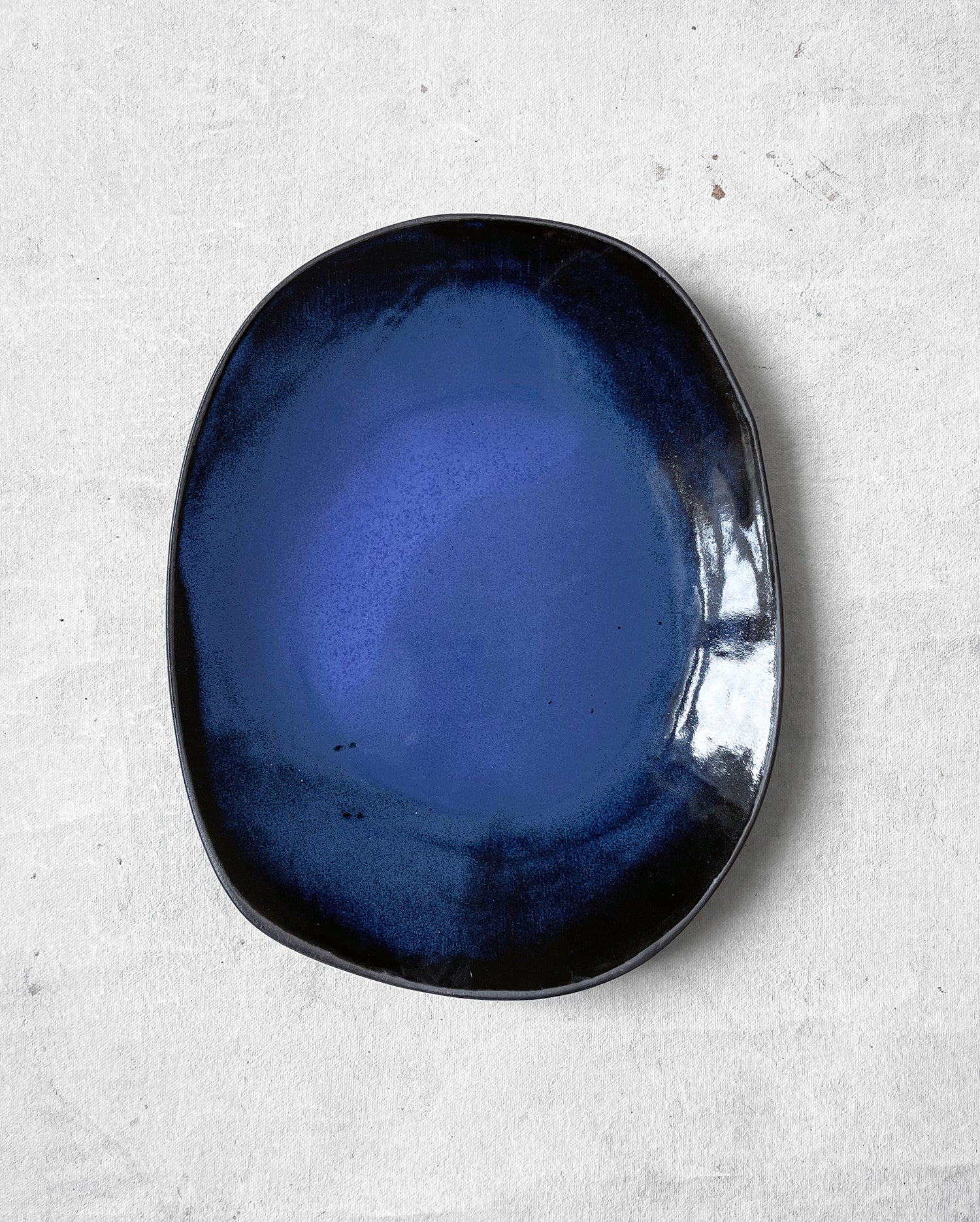 Medium Serving Platter in Klein Blue