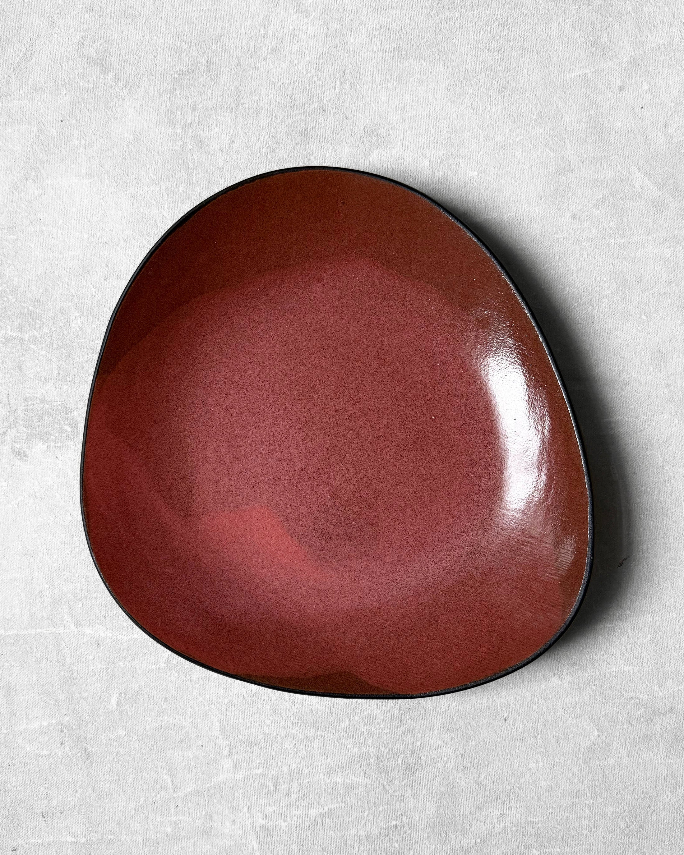 Dinner Plate in Velvet Ruby