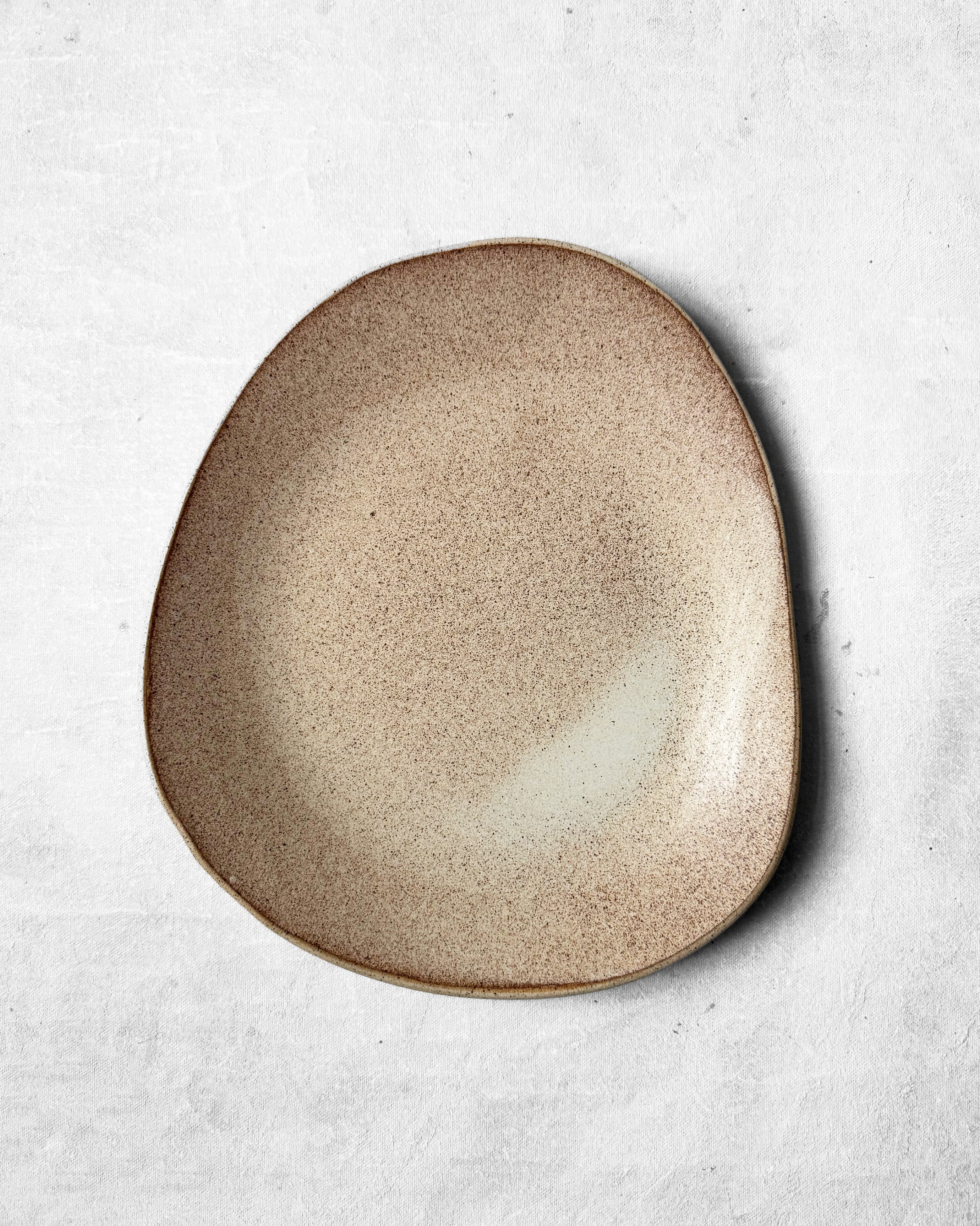 Dinner Plate in Cinnamon