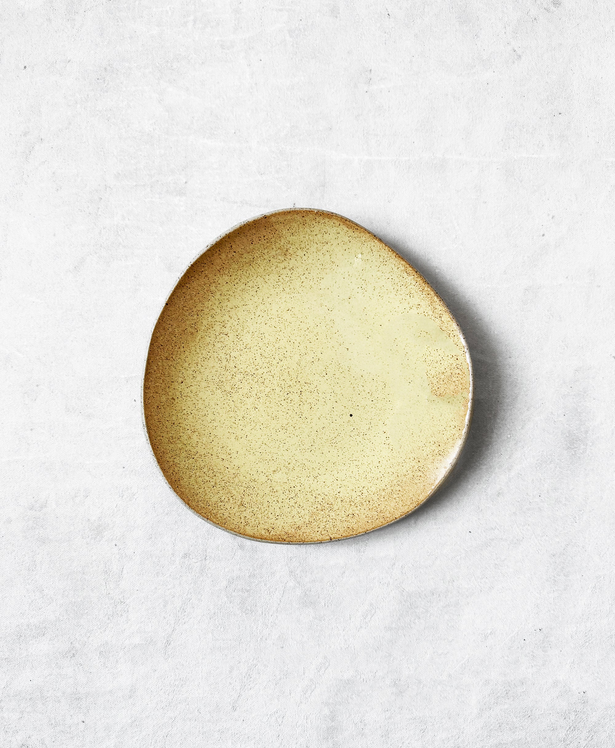 Dessert Plate in Glossy Honey