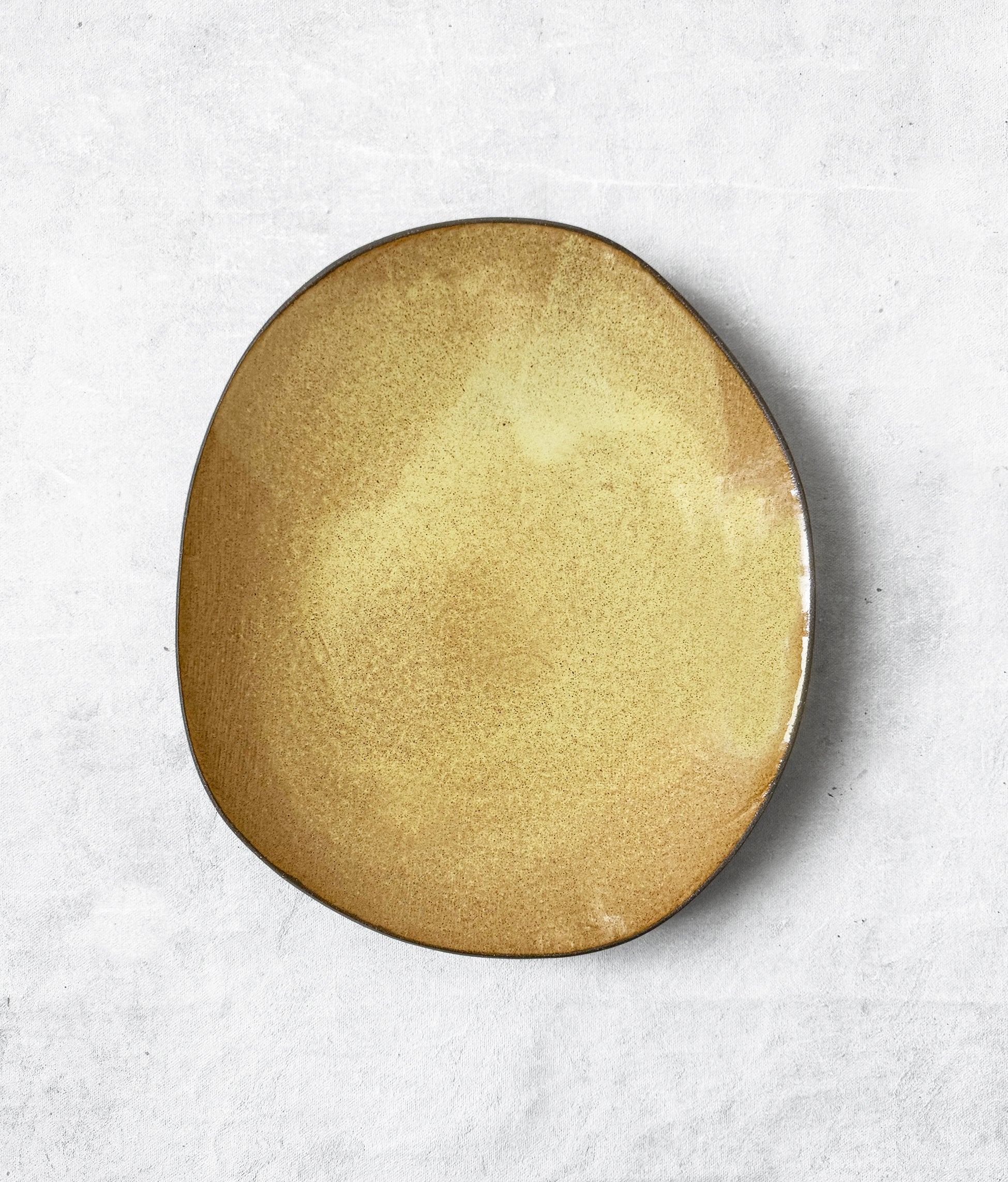 Dinner Plate in Glossy Honey