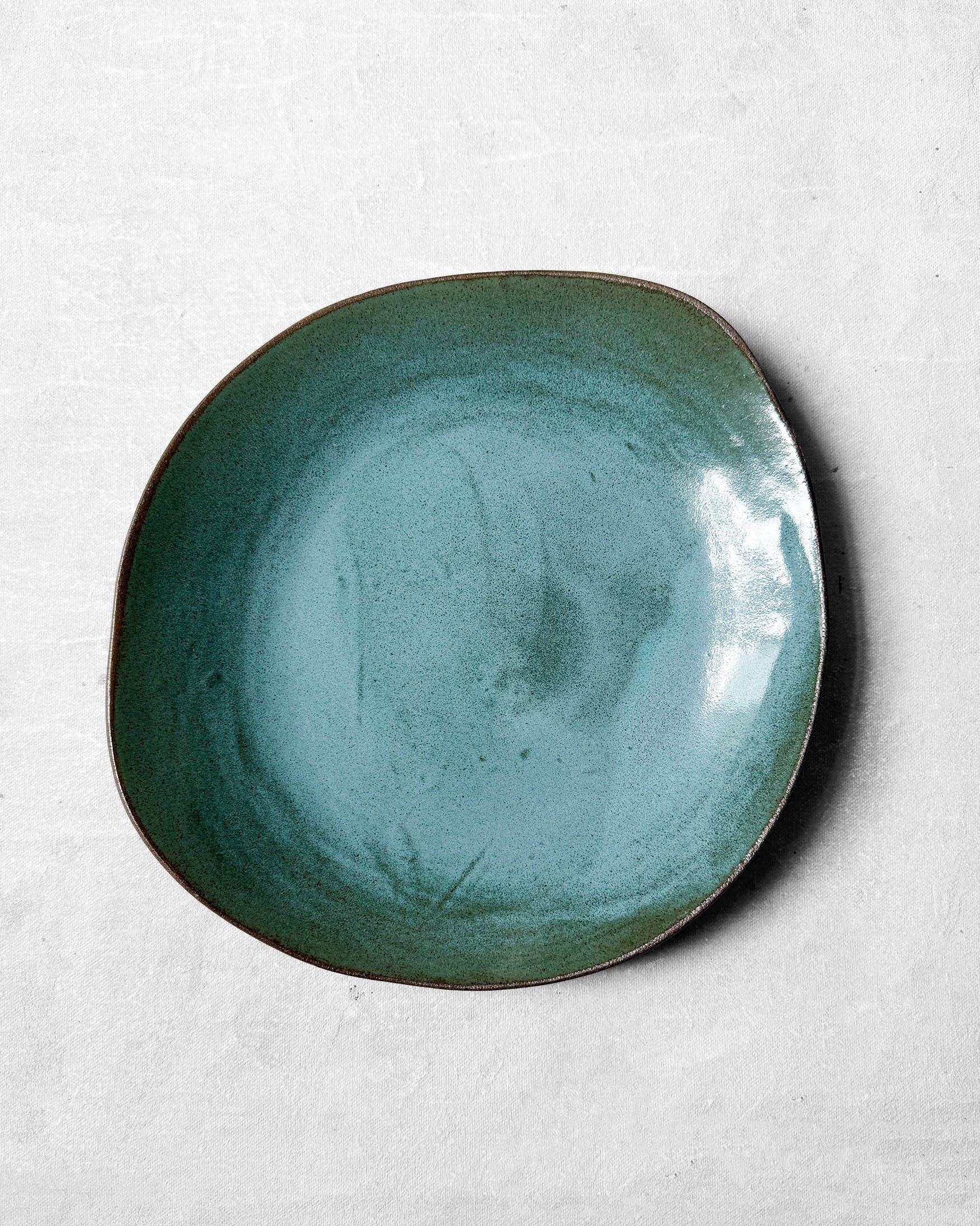 Dinner Plate in Vibrant Emerald