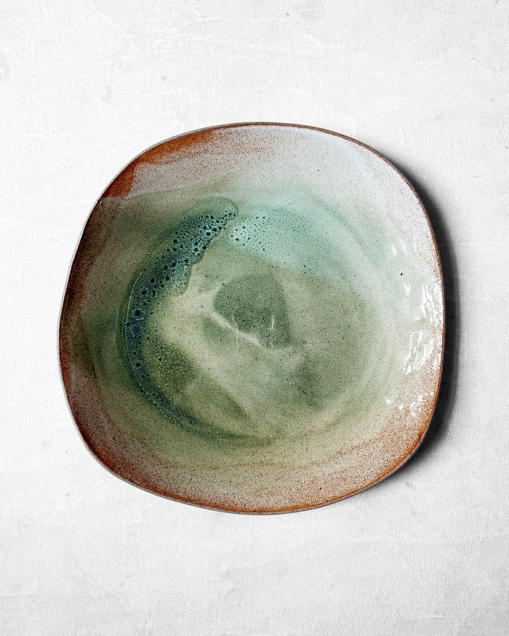 Dinner Plate in Matisse Green