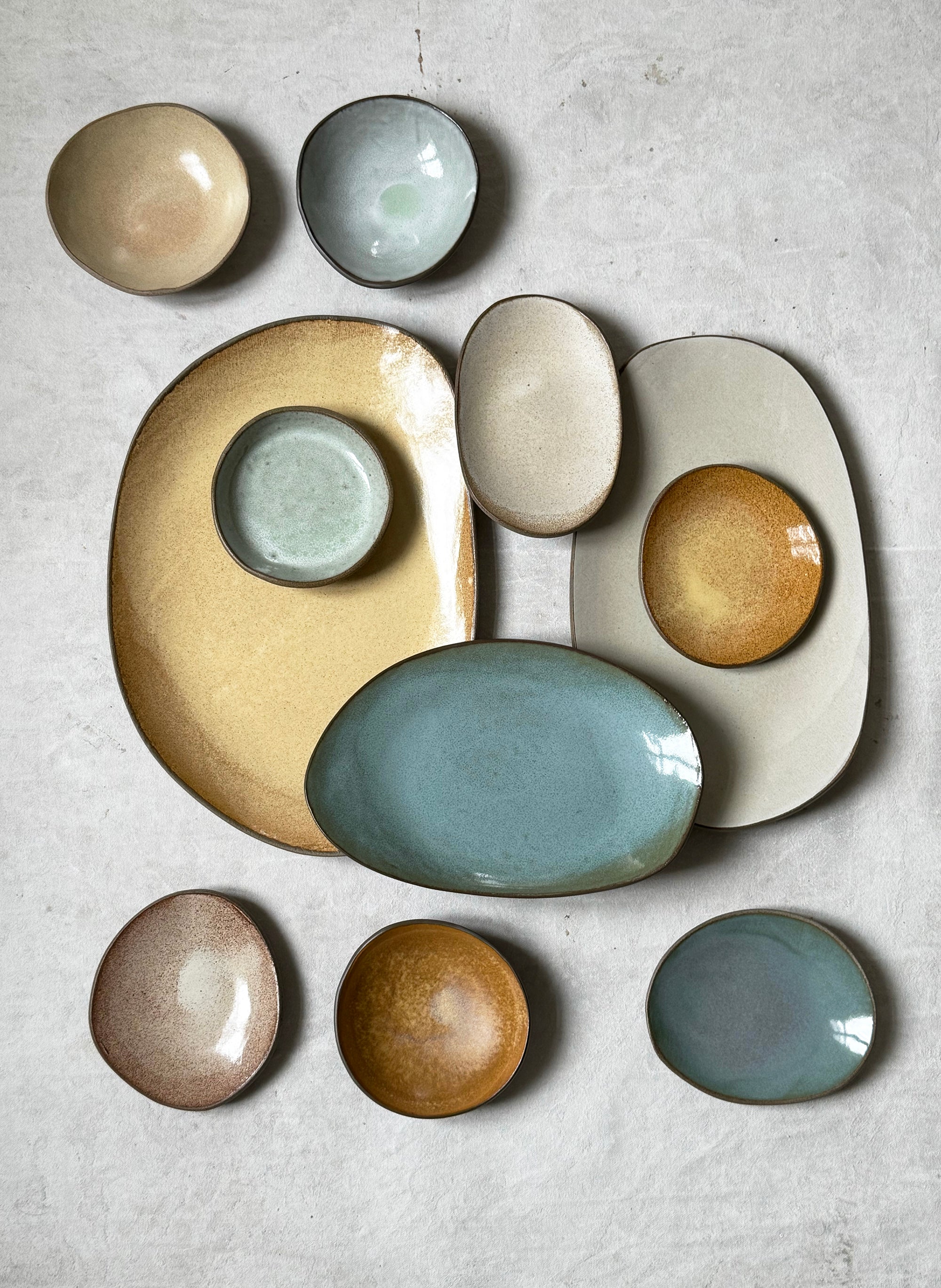 Small Serving Platter in Avo Green