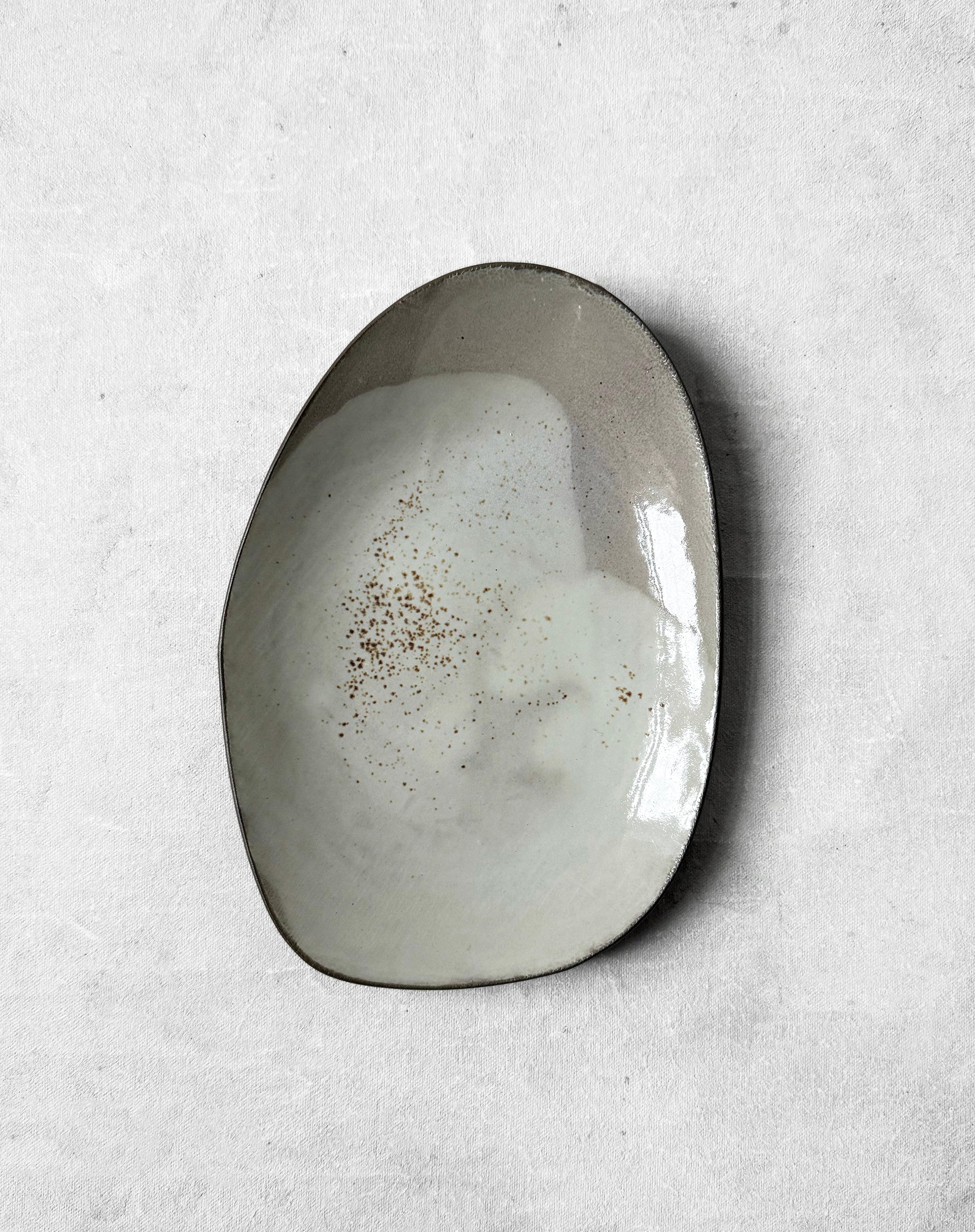Small Tray in Beige Flakes